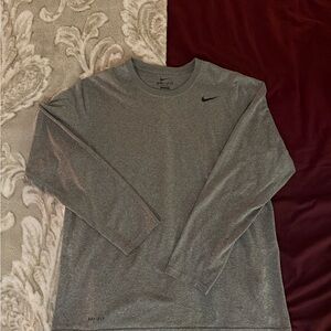 Nike Men's Gray Long Sleeve Tee